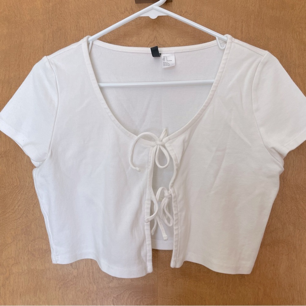 H&M White Tie-Front Crop Top